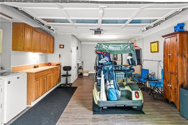 $579,900 | 924 Balsam Drive, Newland, NC 28657