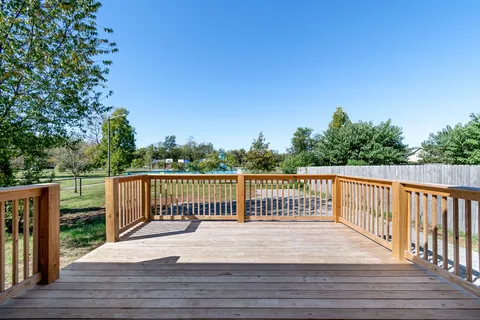 a view of deck and deck