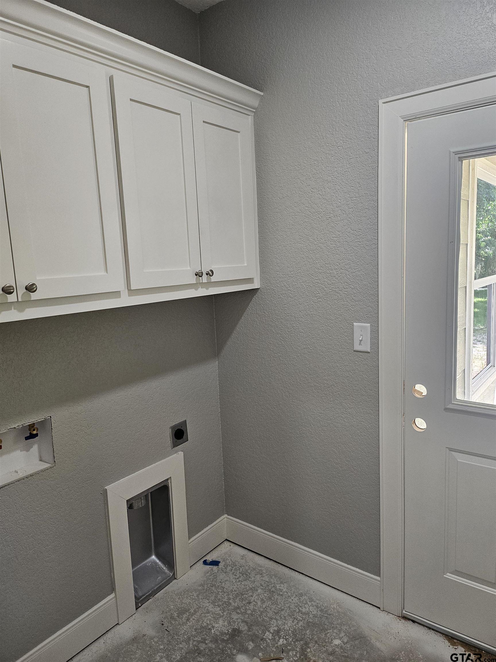100 Cook Street, Unit 6 Arp, TX 75750 - Photo 8 of 8 a view of cabinets and window