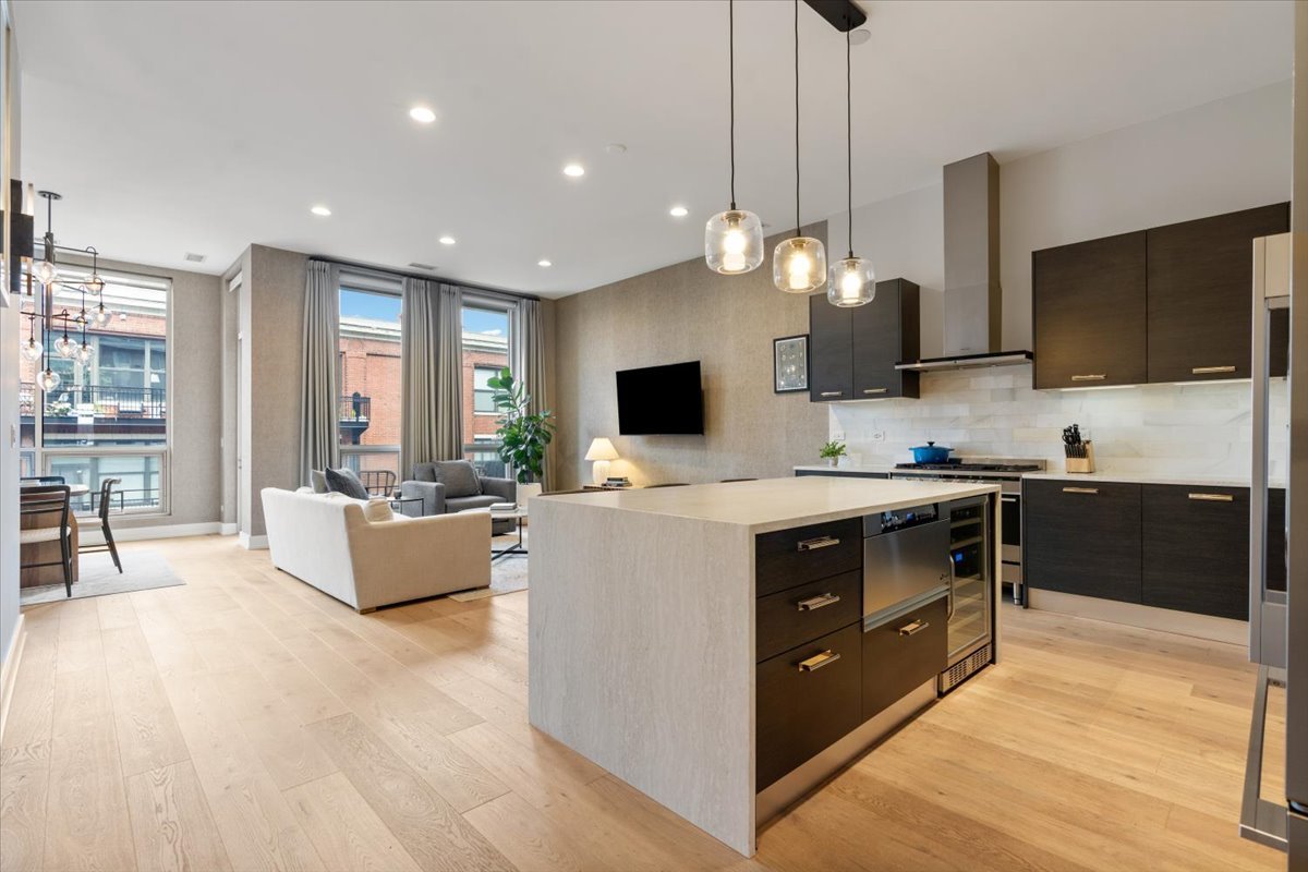 122 South Aberdeen Street, Unit 4S Chicago, IL 60607 - Photo 3 of 26