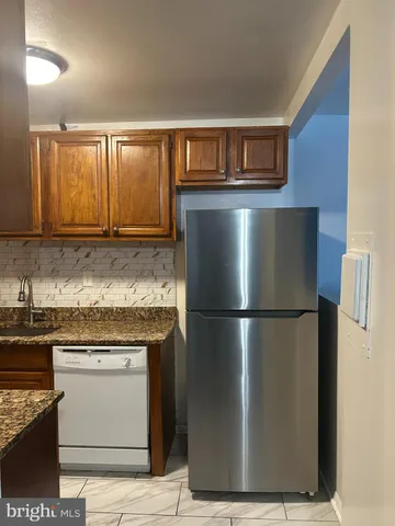 $1,750 | 7609 Fontainebleau Drive, Unit 2215, New Carrollton, MD 20784