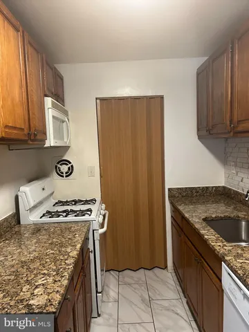 $1,750 | 7609 Fontainebleau Drive, Unit 2215, New Carrollton, MD 20784