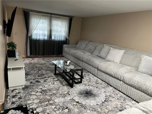 $319,900 | 7745 Whiffletree Lane, Clay, NY 13090