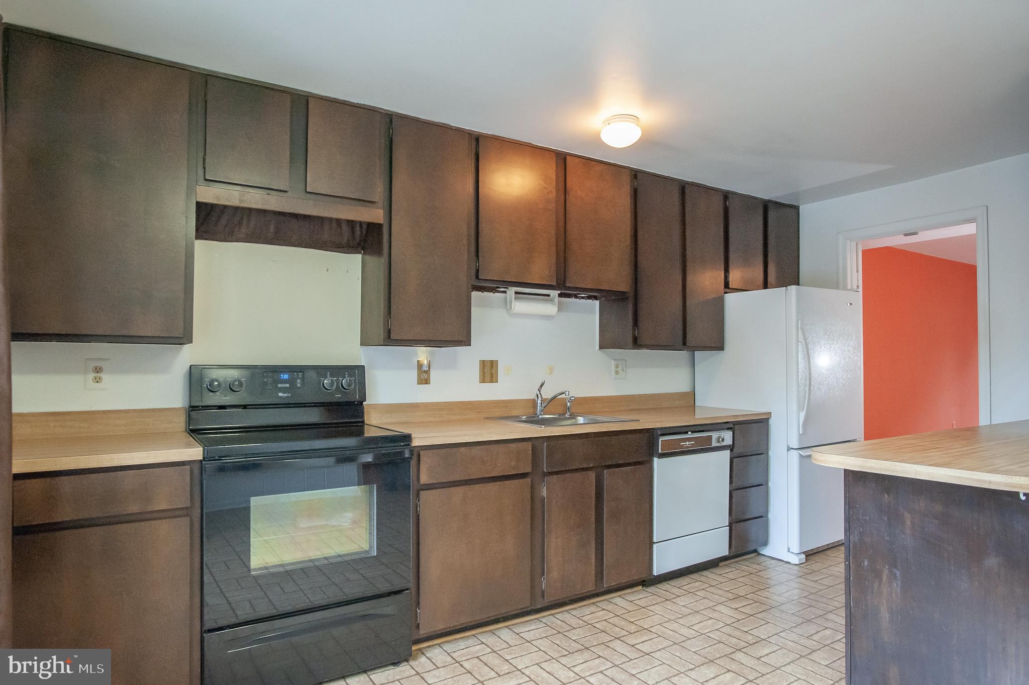 8002 Sleepy View Lane Springfield, VA 22153 - Photo 3 of 25 Kitchen