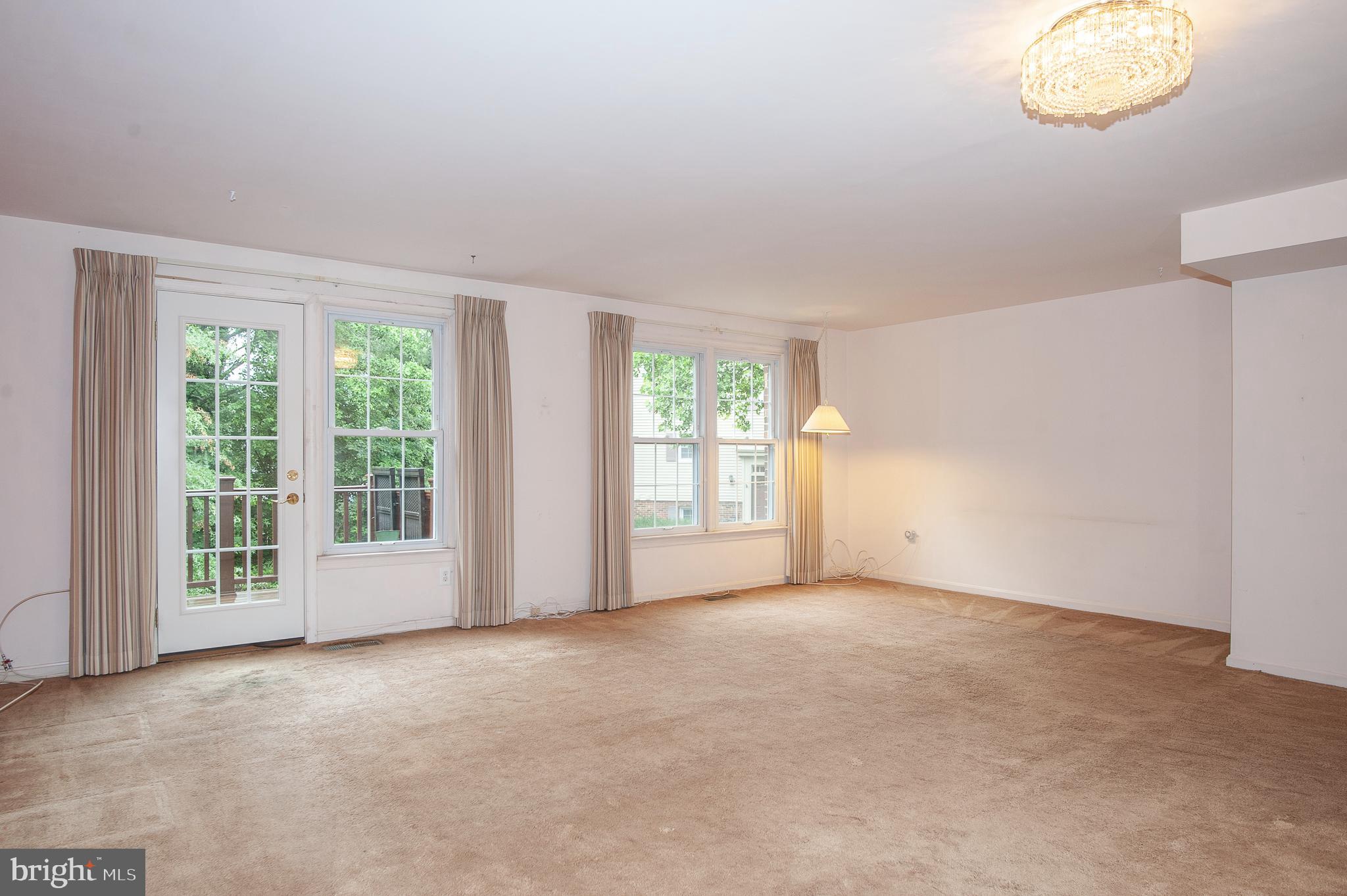8002 Sleepy View Lane Springfield, VA 22153 - Photo 7 of 25 Living Room
