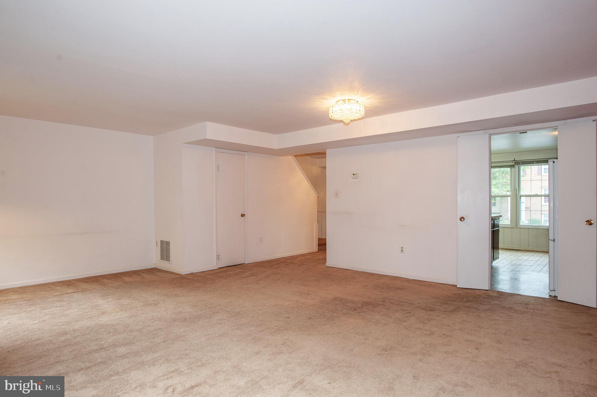 8002 Sleepy View Lane Springfield, VA 22153 - Photo 8 of 25 Living Room