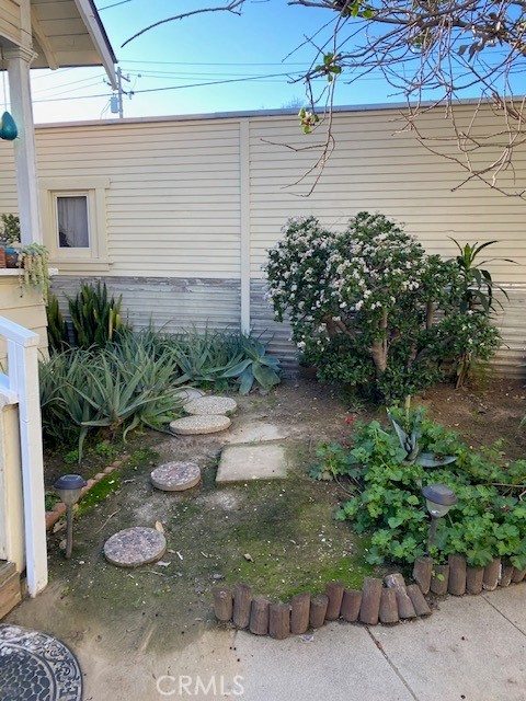 744 Walnut Avenue Long Beach, CA 90813 - Photo 16 of 41 a backyard of a house