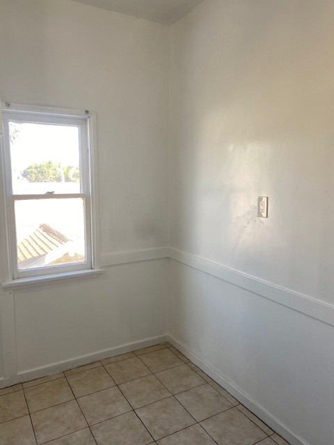 744 Walnut Avenue Long Beach, CA 90813 - Photo 29 of 41 an empty room with a window