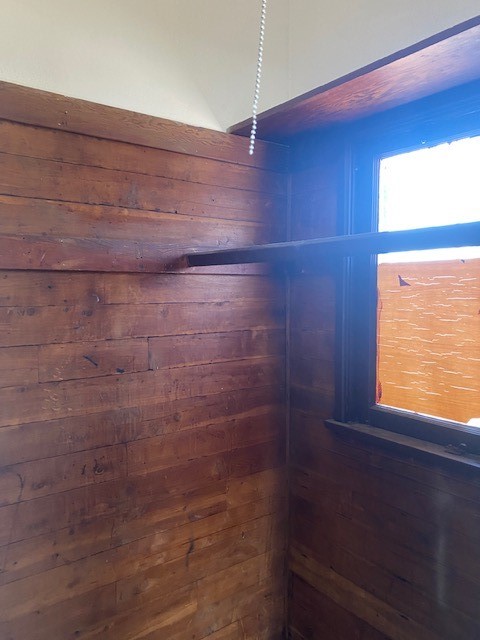 744 Walnut Avenue Long Beach, CA 90813 - Photo 40 of 41 a bathroom with a window