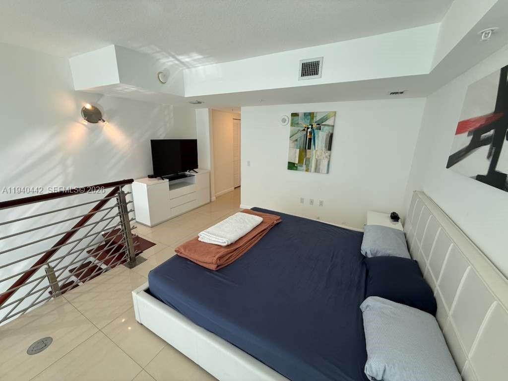 41 Southeast 5th Street, Unit 1314 Miami, FL 33131 - Photo 13 of 24