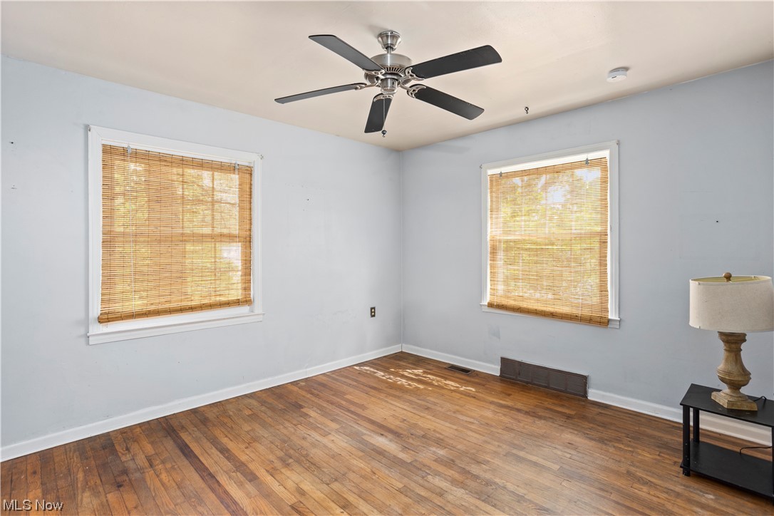 38650 Johnnycake Ridge Road Willoughby, OH 44094 - Photo 15 of 34 2 large bedrooms on main floor