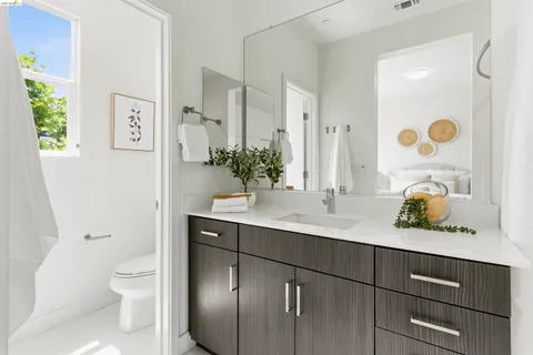 $735,000 | 1355 Pullman Way, Oakland, CA 94607