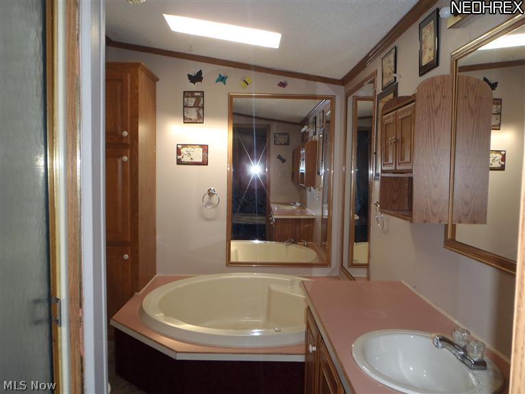 17748 Rock Creek Road, Unit 139 Thompson, OH 44086 - Photo 5 of 25