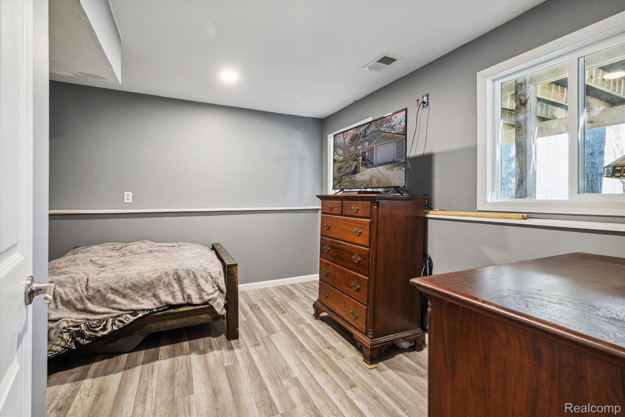 5039 Culver Road Brighton, MI 48114 - Photo 36 of 44 Gallery Image 36