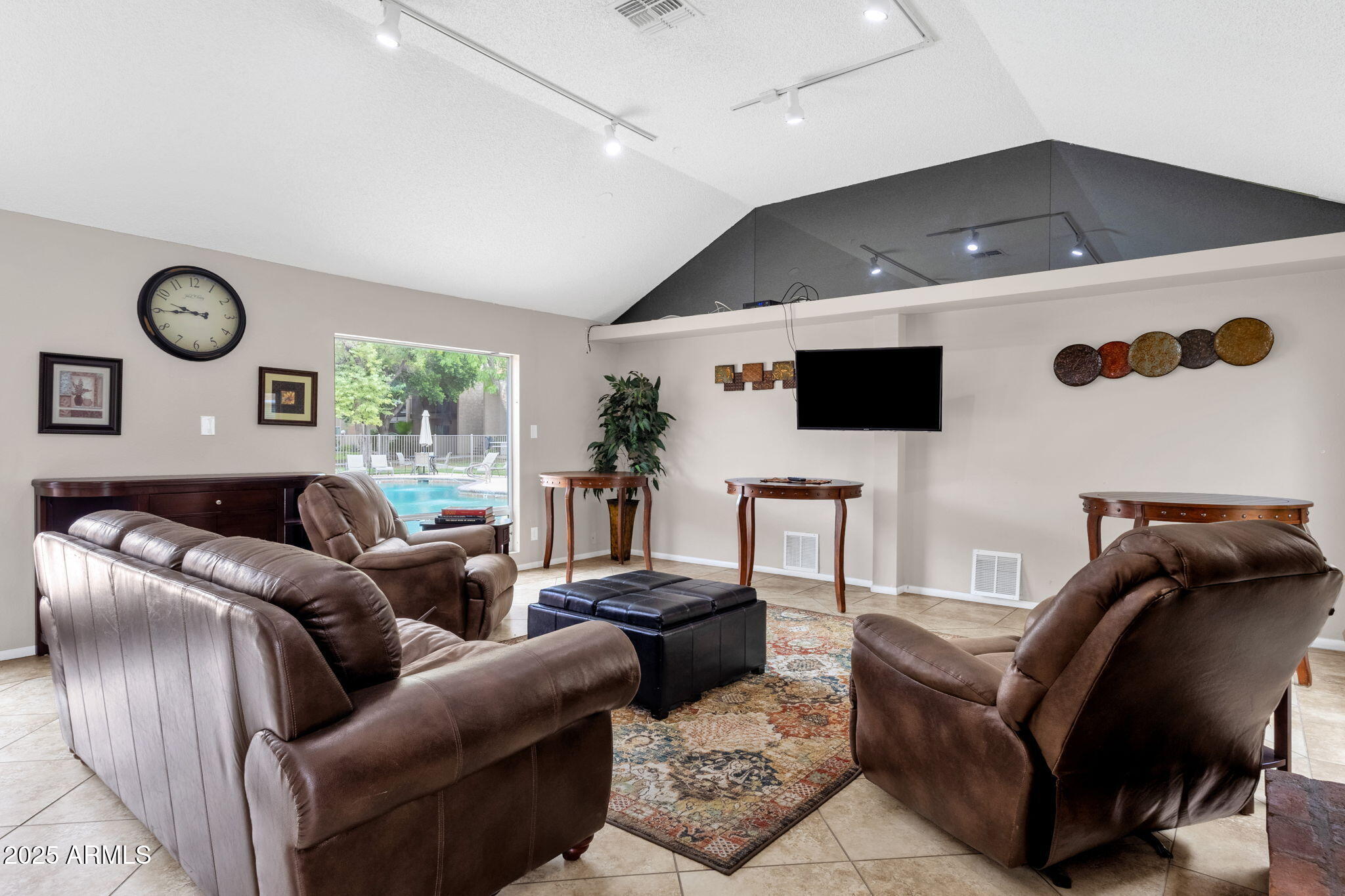 5525 East Thomas Road, Unit M9 Phoenix, AZ 85018 - Photo 24 of 31 Gallery Image 24
