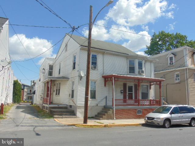 142 North Spring Street Middletown, PA 17057 - Photo 2 of 29 Gallery Image 2