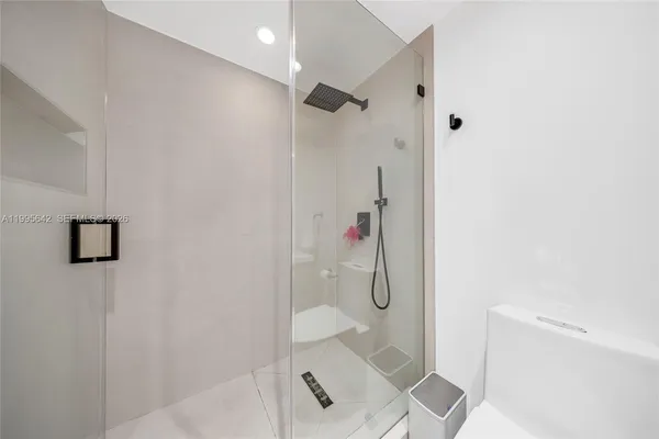 $6,900 | 701 Brickell Key Boulevard, Unit 1112, Miami, FL 33131