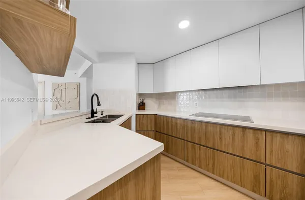 $6,900 | 701 Brickell Key Boulevard, Unit 1112, Miami, FL 33131