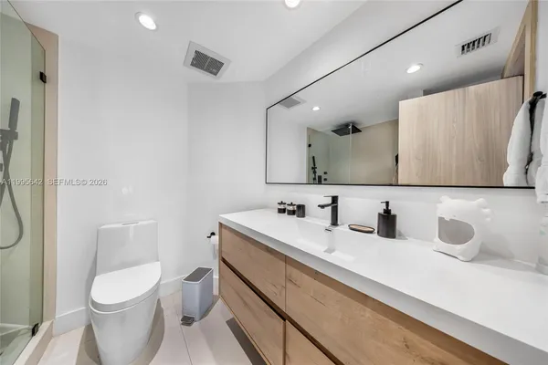 $6,900 | 701 Brickell Key Boulevard, Unit 1112, Miami, FL 33131