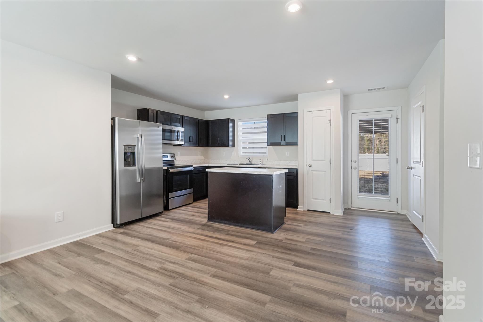 5117 Tinker Field Road Charlotte, NC 28215 - Photo 12 of 34