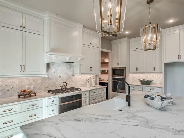 $1,195,220 | 21615 West 80th Terrace, Shawnee, KS 66218