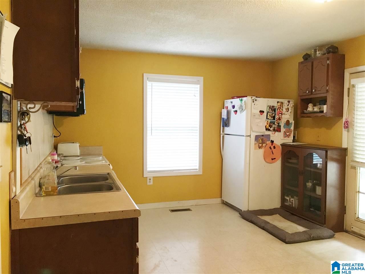 1745 Mountain Lake Road Warrior, AL 35180 - Photo 21 of 30