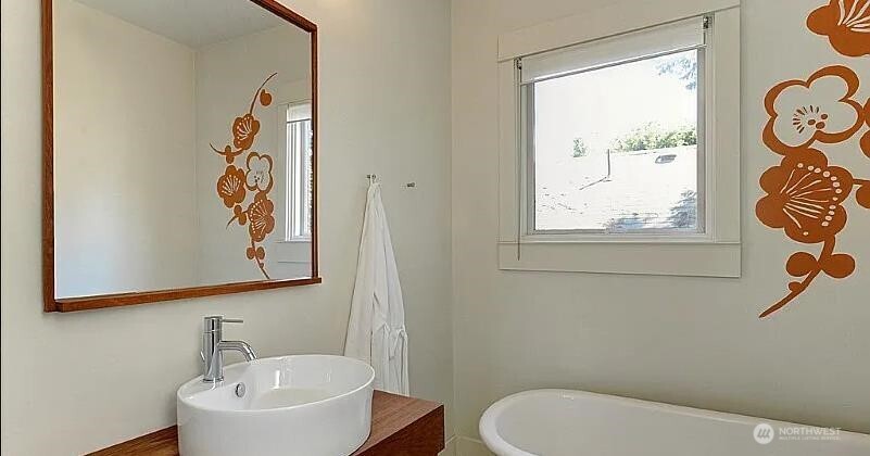 2753 South Washington Street Seattle, WA 98144 - Photo 12 of 14