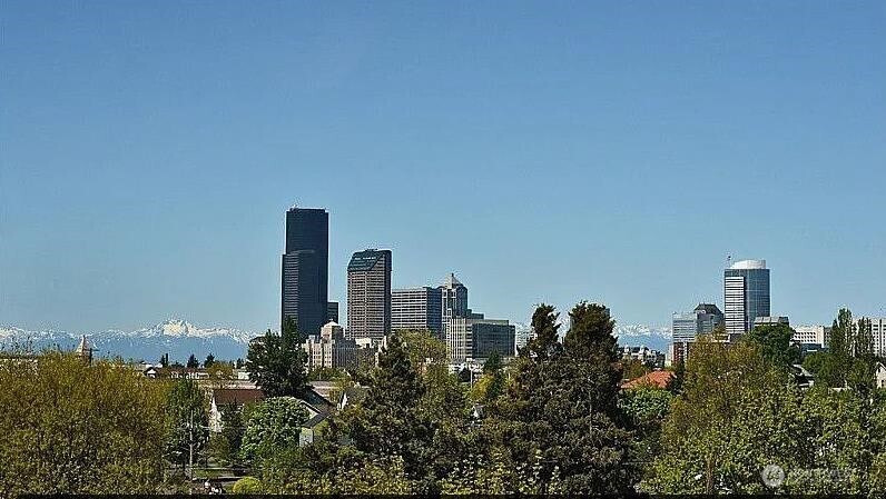 2753 South Washington Street Seattle, WA 98144 - Photo 2 of 14