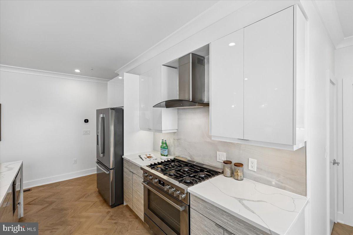 2429 Ontario Road Northwest, Unit 2 Washington, DC 20009 - Photo 13 of 52