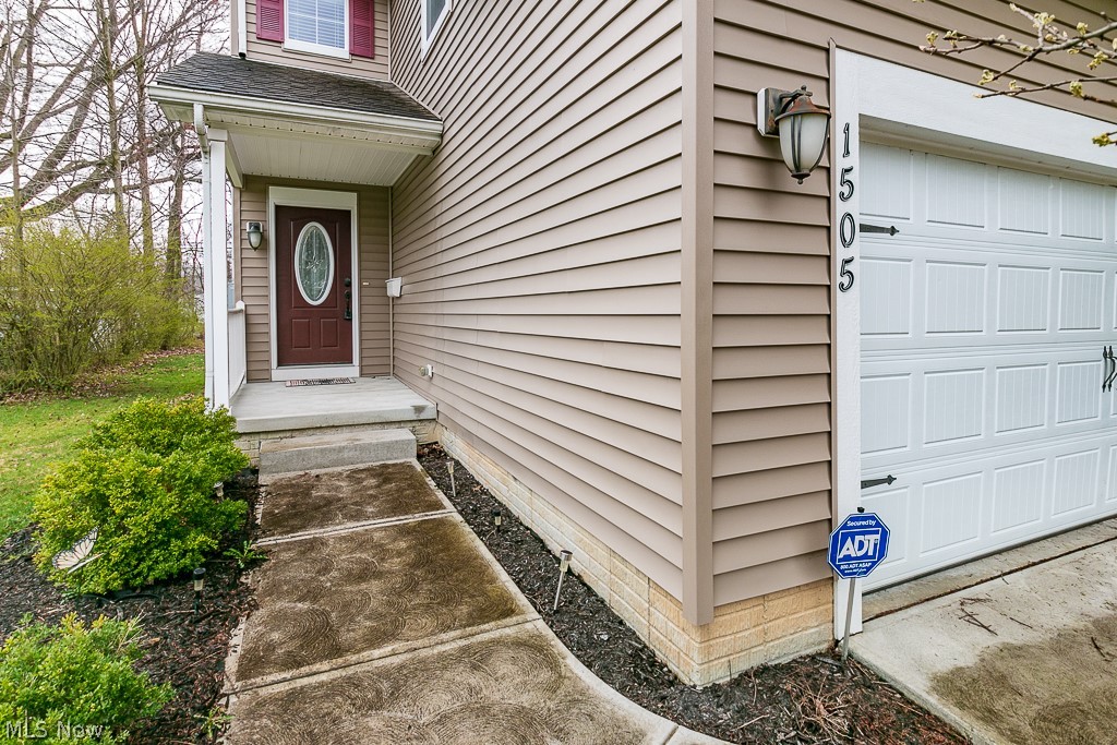 1505 Holmden Road South Euclid, OH 44121 - Photo 2 of 30