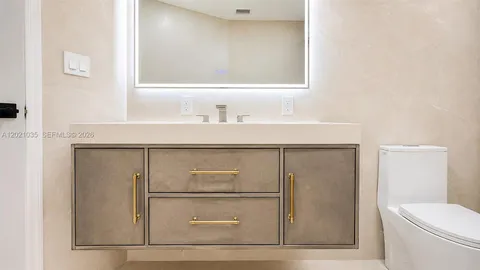 $1,900,000 | 2765 Northeast 35th Drive, Fort Lauderdale, FL 33308