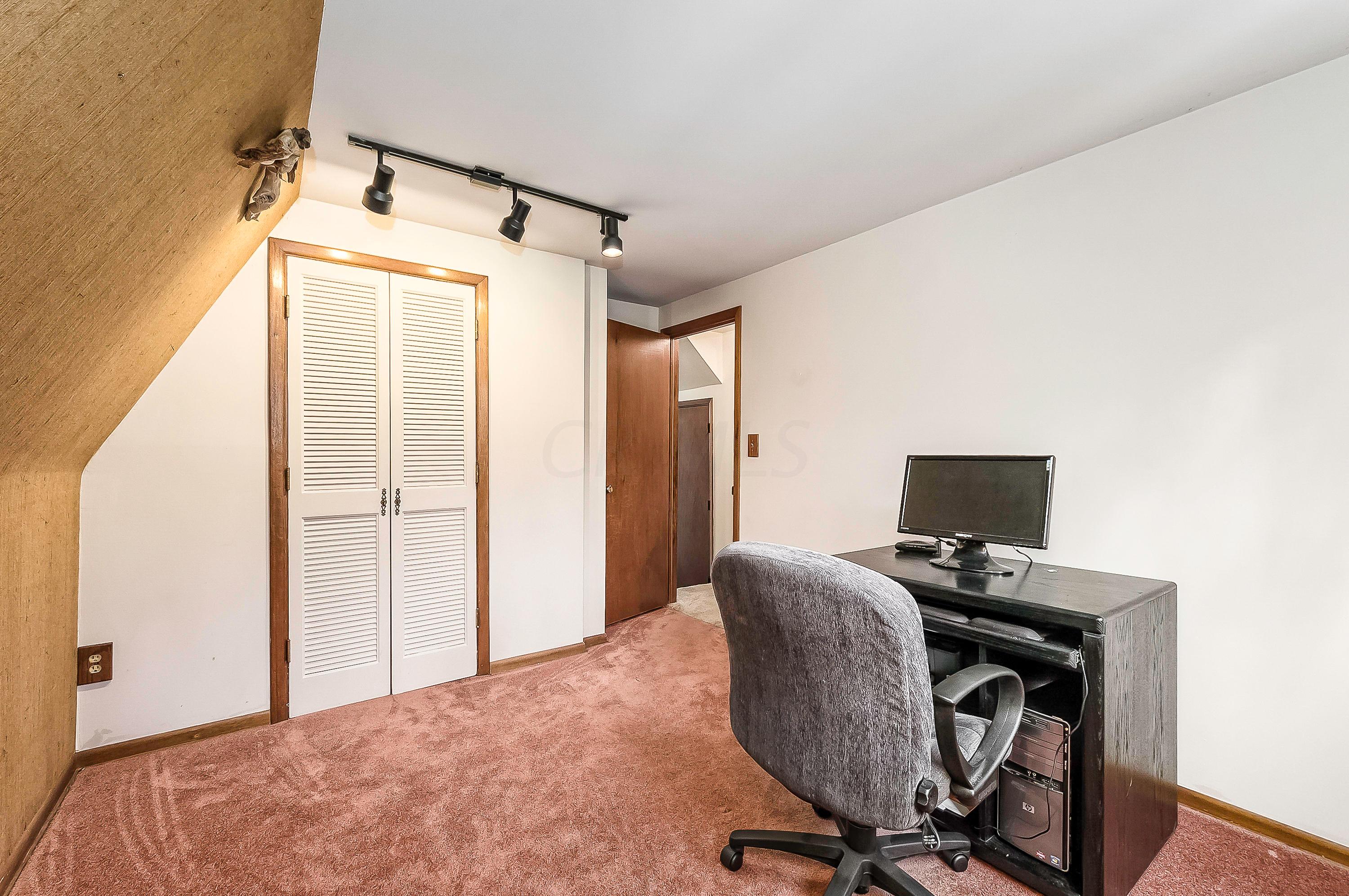 254 Chase Road Columbus, OH 43214 - Photo 13 of 23 Gallery Image 13