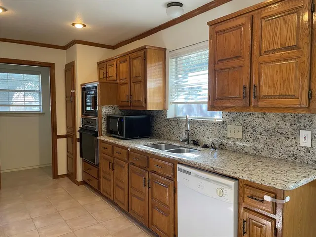 $2,350 | 6705 Sweetwater Drive, Plano, TX 75023