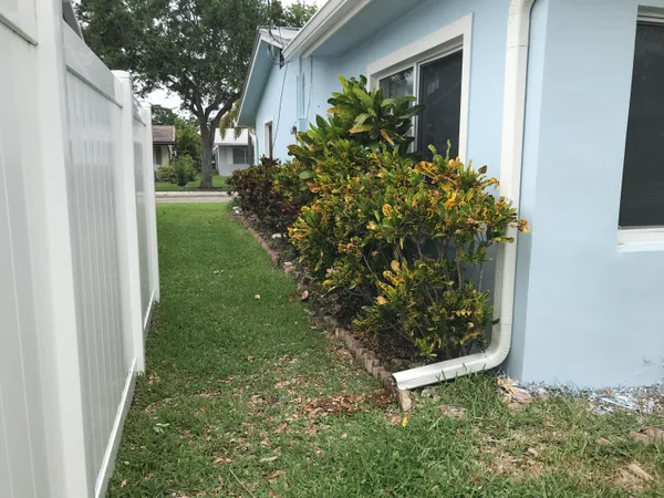 $2,500 | 2622 Northwest 54th Street, Tamarac, FL 33309