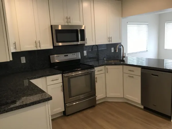 $2,500 | 2622 Northwest 54th Street, Tamarac, FL 33309