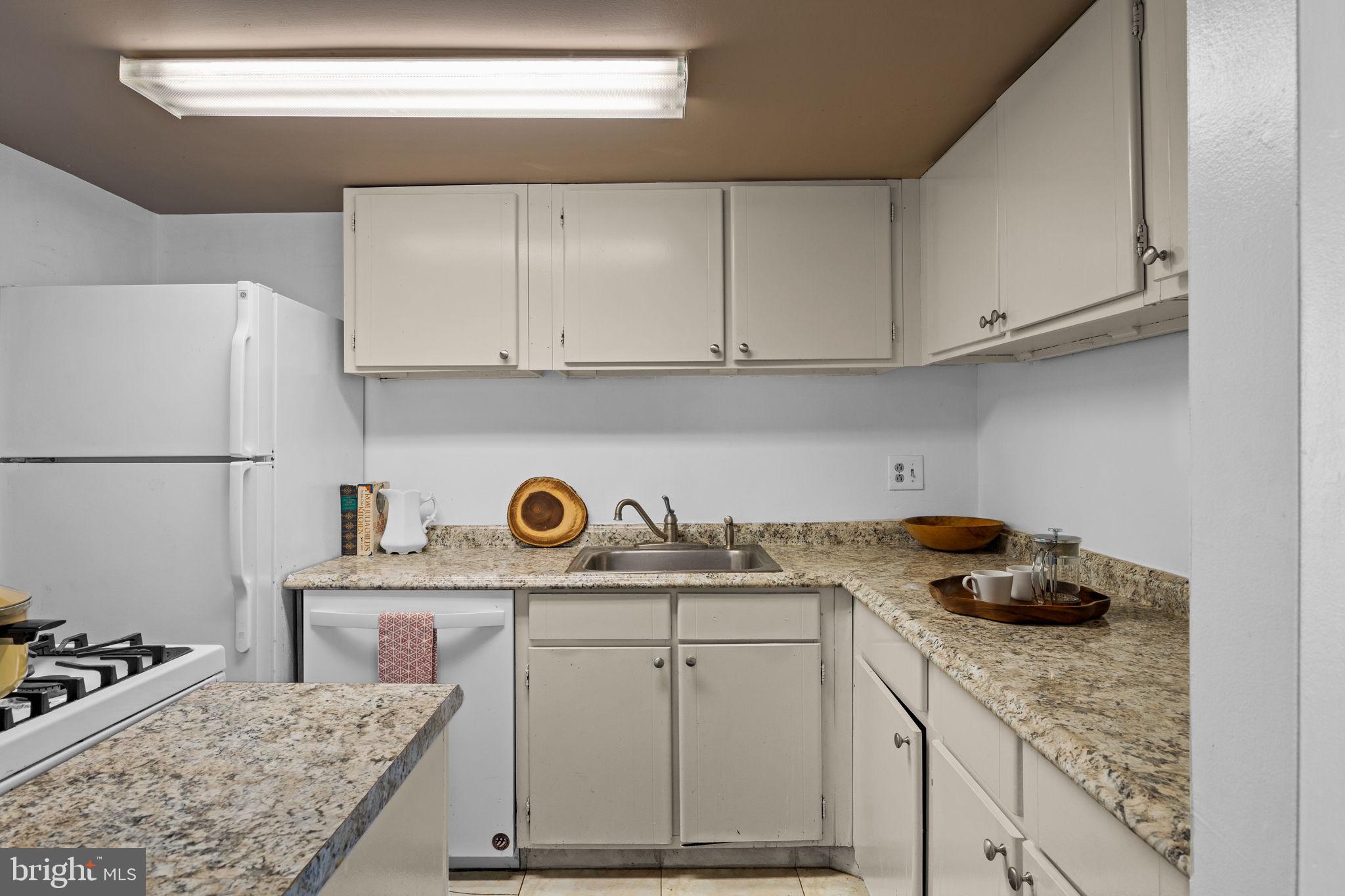 7302 Cresheim Road, Unit D12 Philadelphia, PA 19119 - Photo 14 of 31 Gallery Image 14
