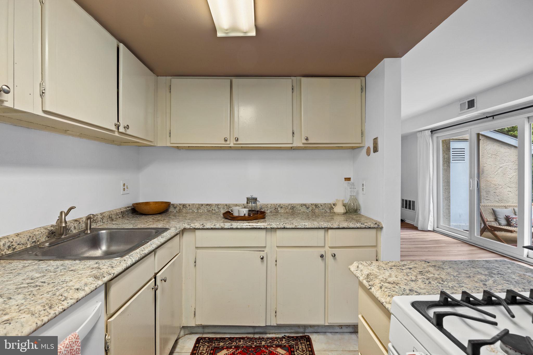 7302 Cresheim Road, Unit D12 Philadelphia, PA 19119 - Photo 15 of 31 Gallery Image 15