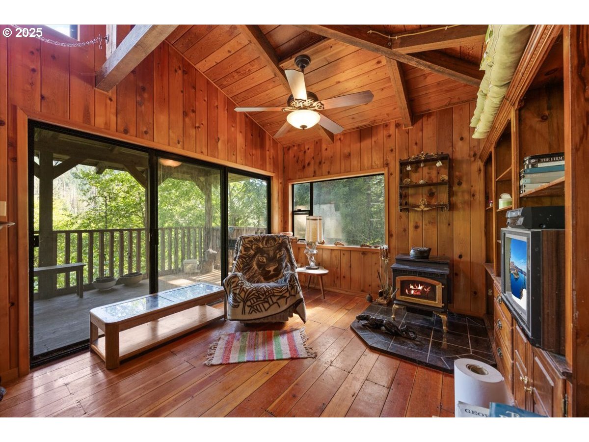 2680 South Umpqua Road Tiller, OR 97484 - Photo 10 of 46