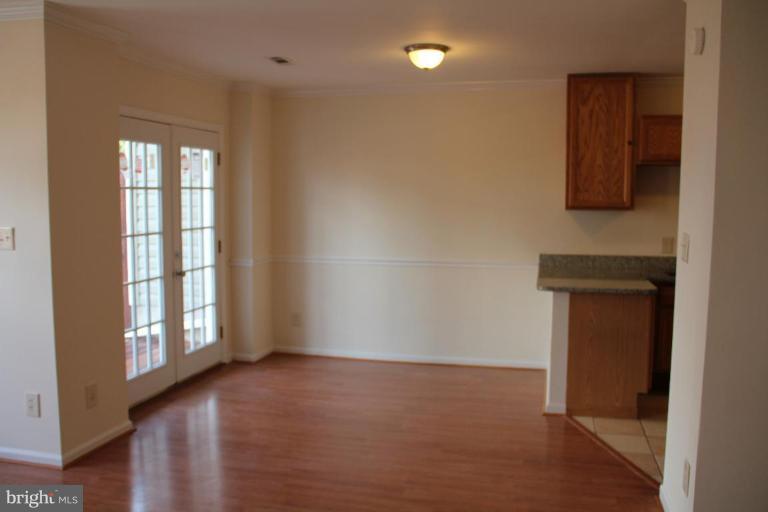 6018 Sunset Ridge Court Centreville, VA 20121 - Photo 3 of 16 Dining Area