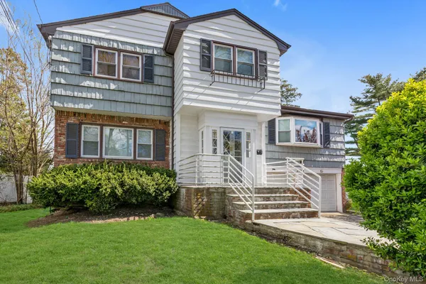 $989,000 | 2038 Ripley Lane, Merrick, NY 11566