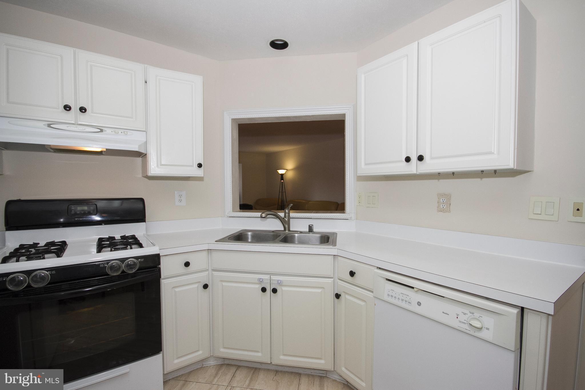 10900 Baskerville Road Reisterstown, MD 21136 - Photo 9 of 29 Kitchen