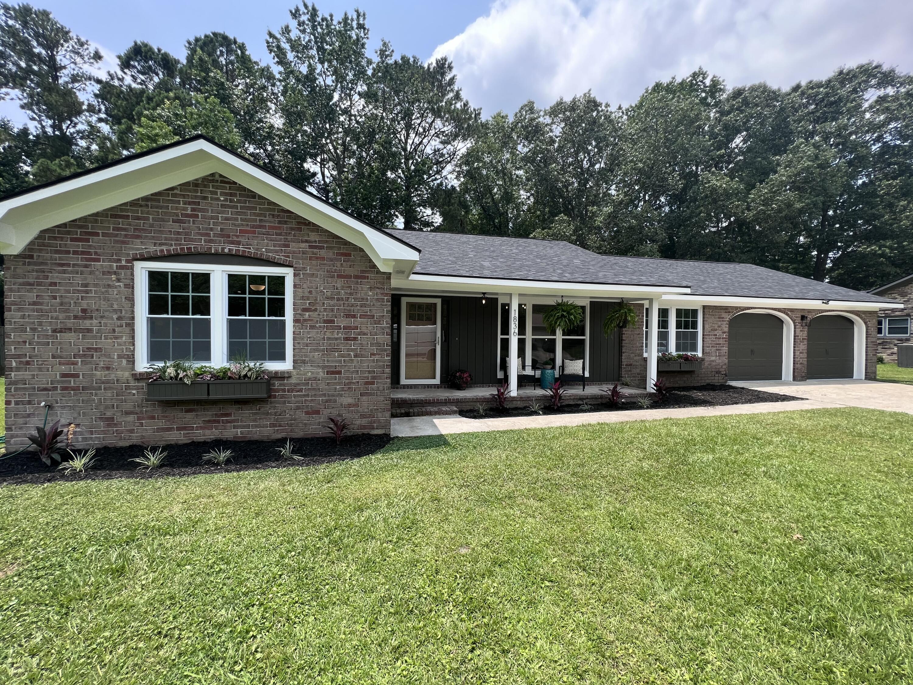 1836 Banbury Road Charleston, SC 29414 - Photo 2 of 26 Home Exterior