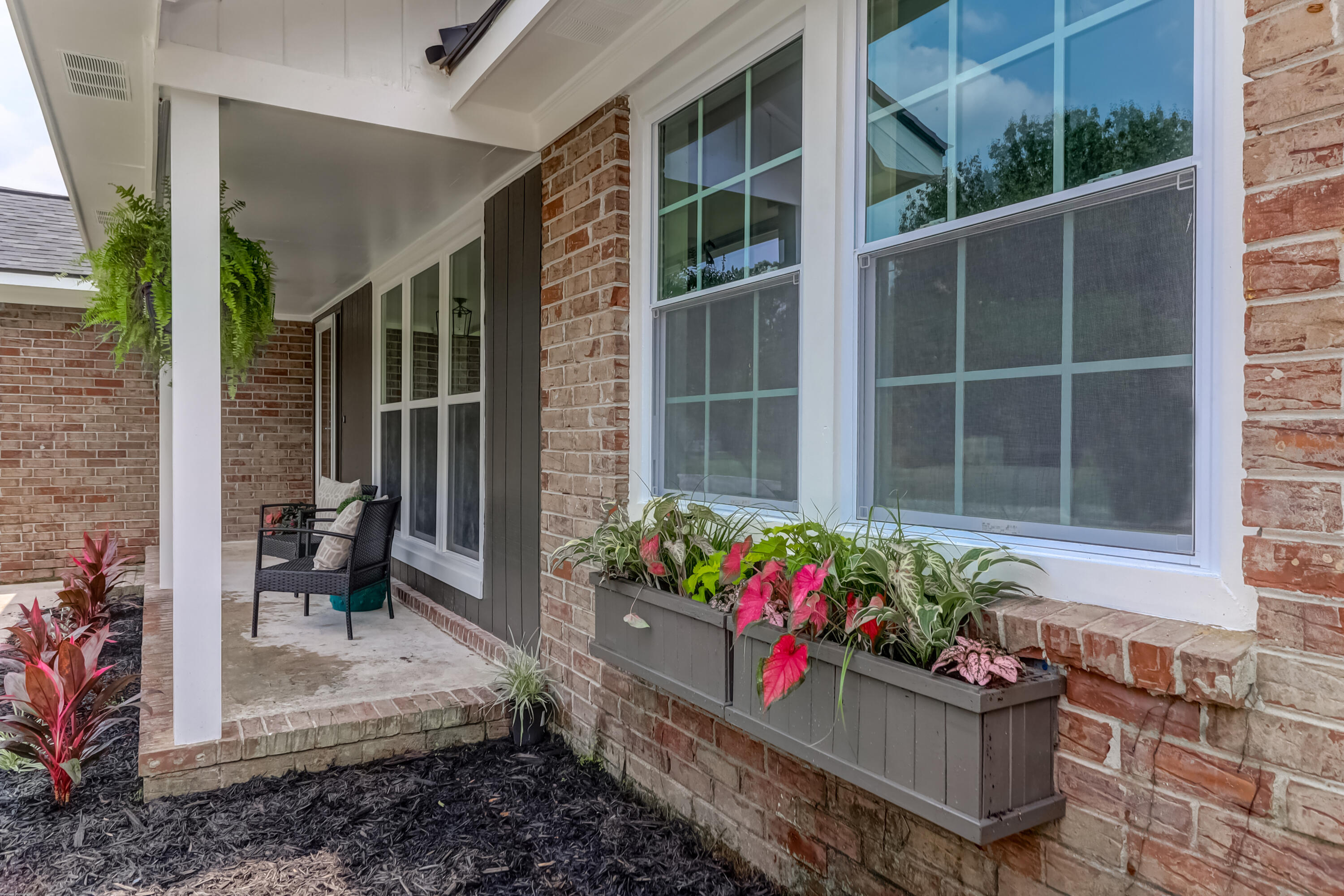 1836 Banbury Road Charleston, SC 29414 - Photo 23 of 26 Custom Window Planters