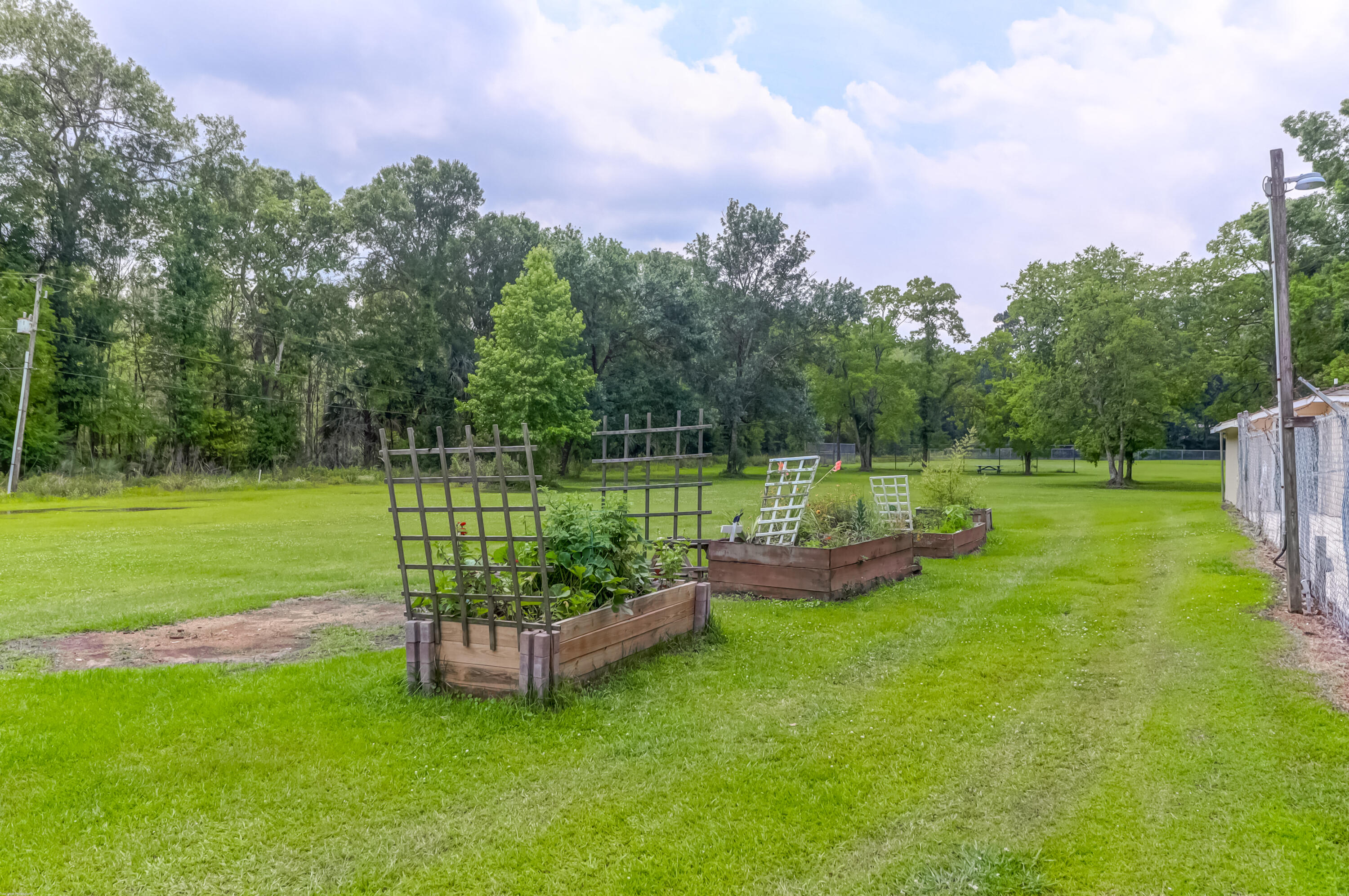 1836 Banbury Road Charleston, SC 29414 - Photo 26 of 26 Community Garden
