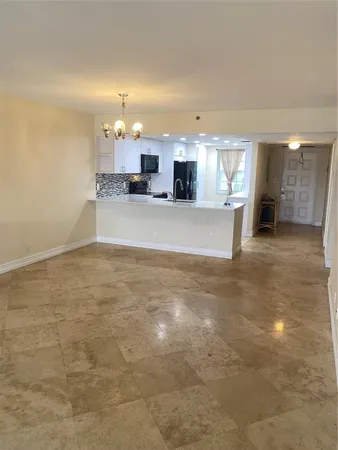 $2,150 | 3499 Oaks Way, Unit 304, Pompano Beach, FL 33069