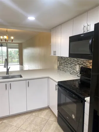 $2,150 | 3499 Oaks Way, Unit 304, Pompano Beach, FL 33069