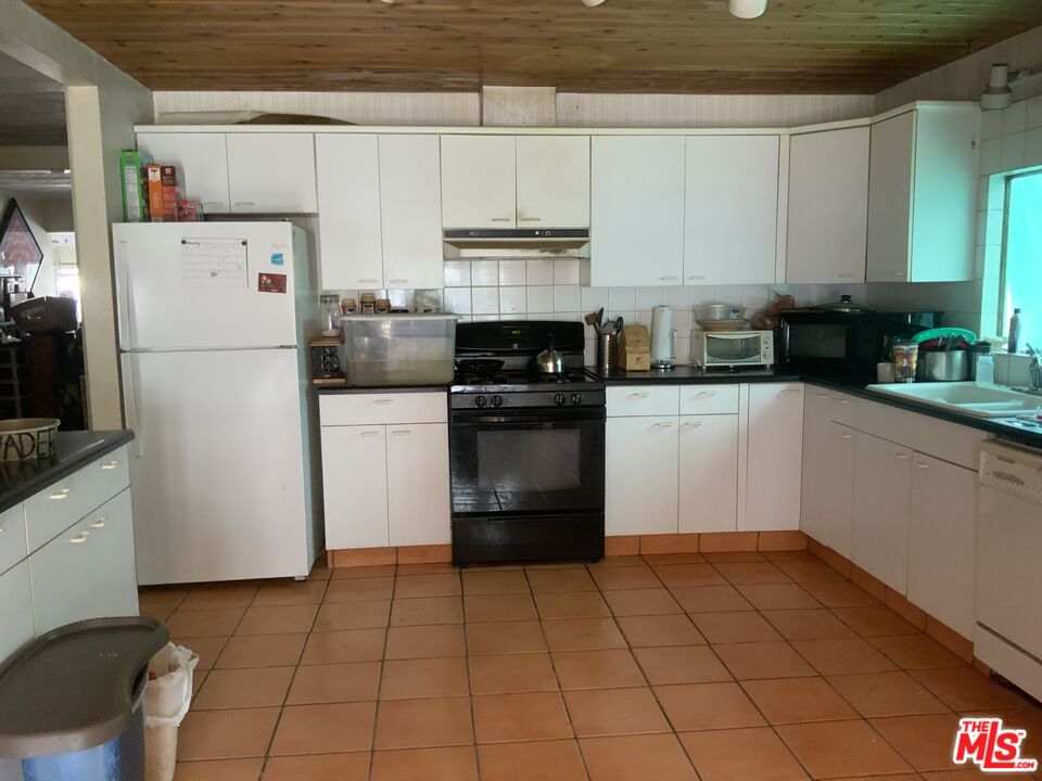 2920 Harriet Road Frazier Park, CA 93225 - Photo 11 of 24