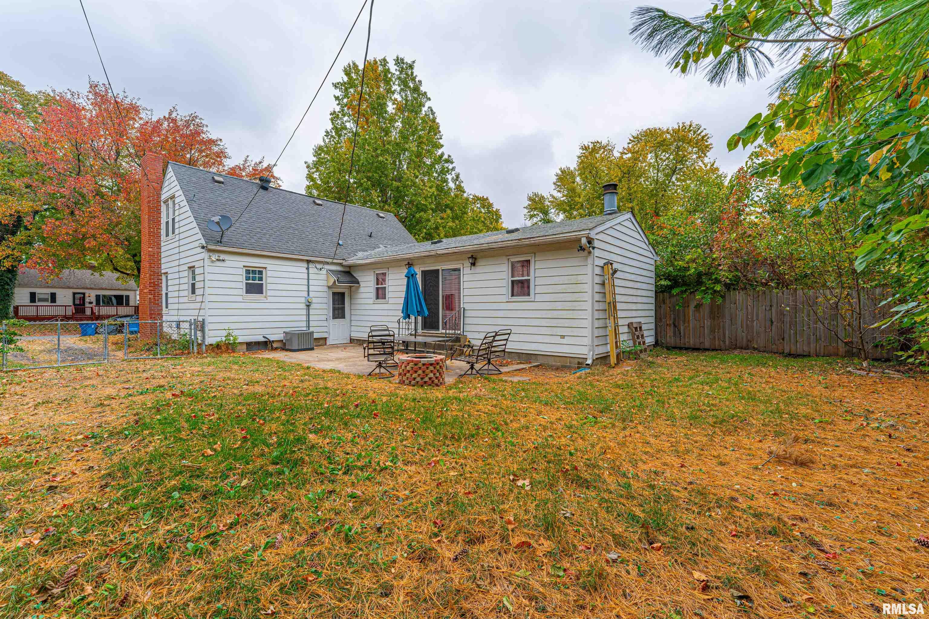 61 Bonnie Court Springfield, IL 62704 - Photo 3 of 25