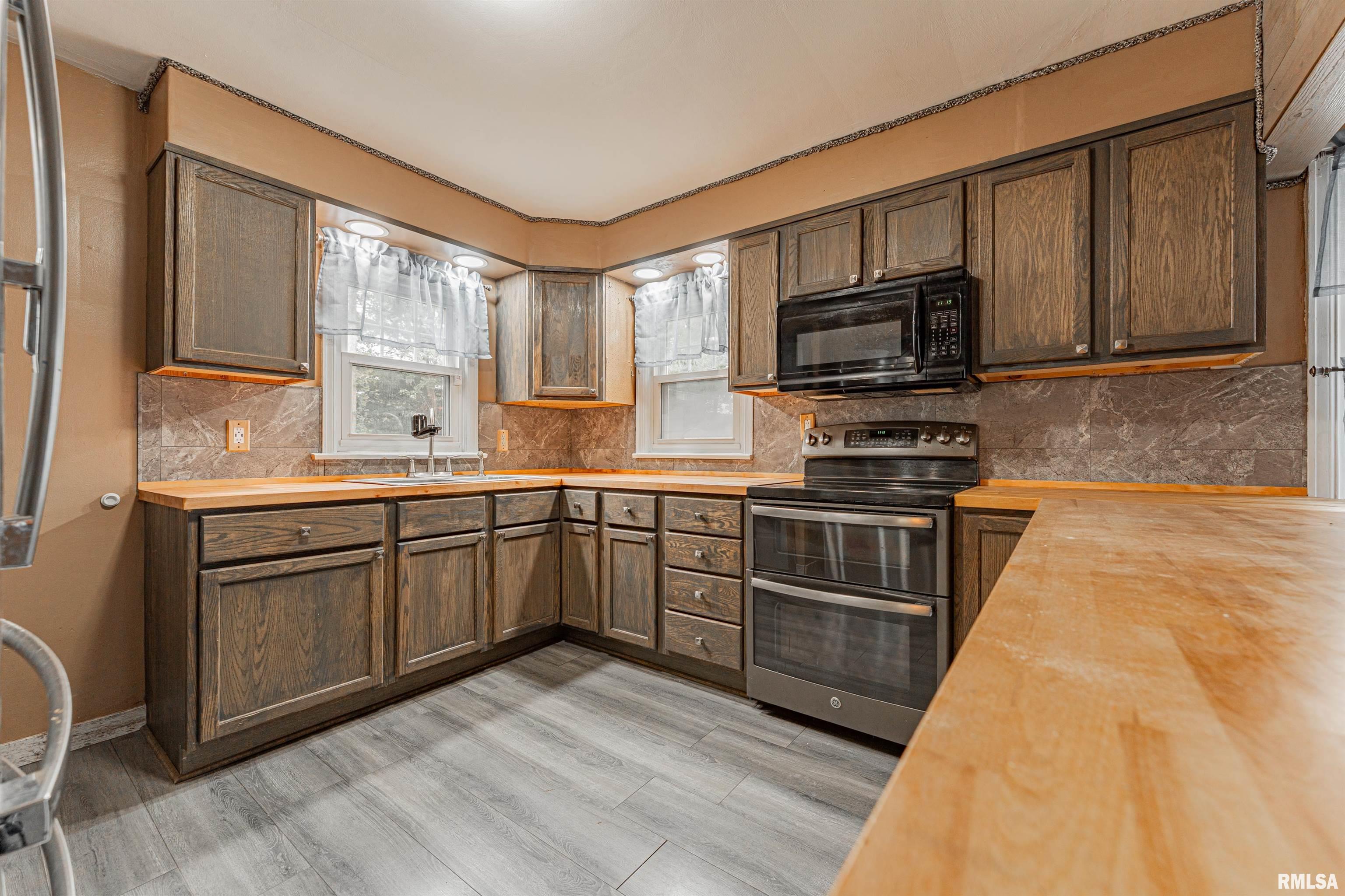 61 Bonnie Court Springfield, IL 62704 - Photo 8 of 25