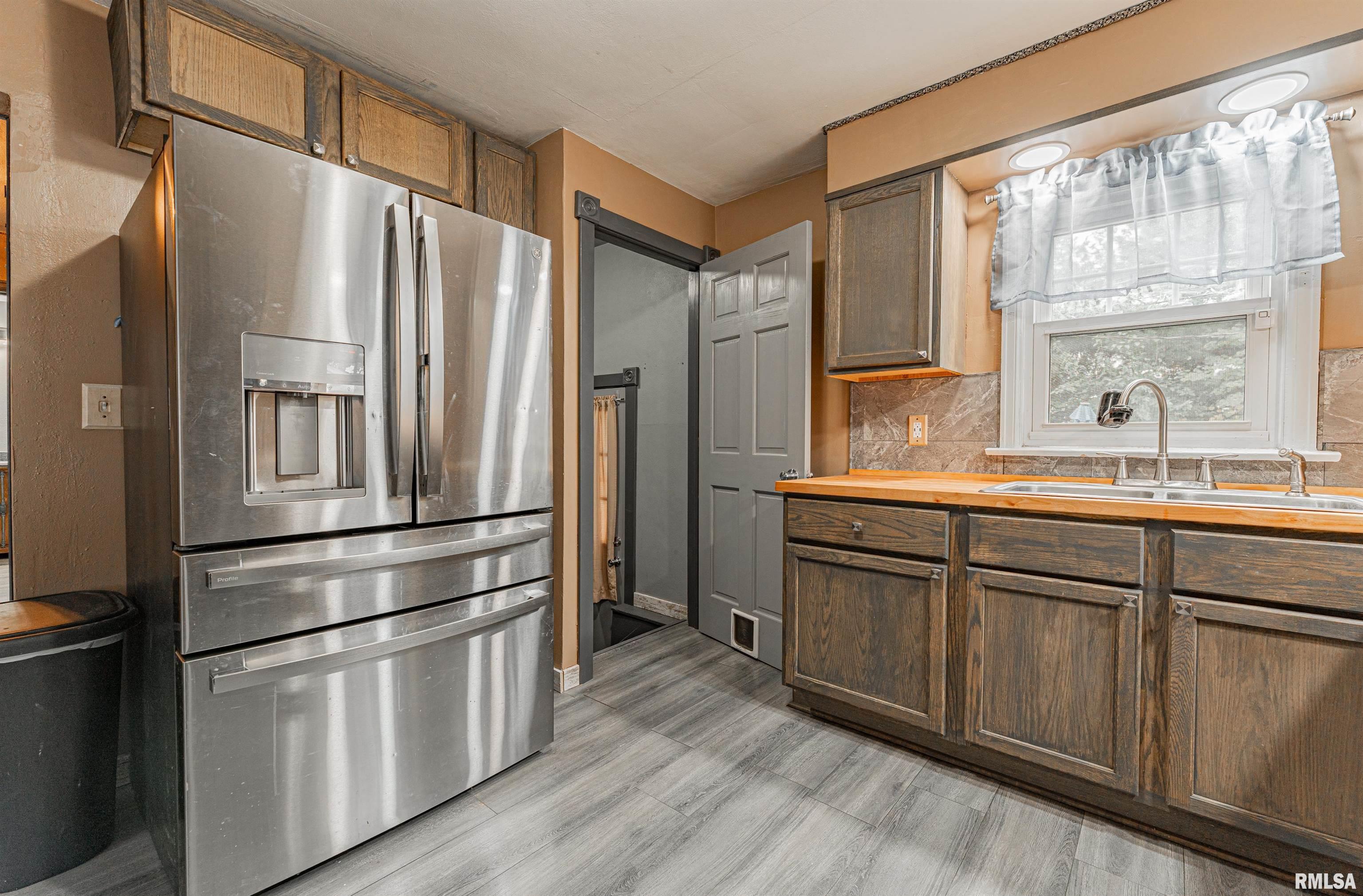 61 Bonnie Court Springfield, IL 62704 - Photo 9 of 25